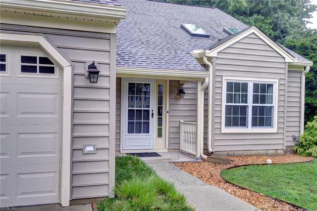 306 Meadowlake RD, Yorktown, VA 23693