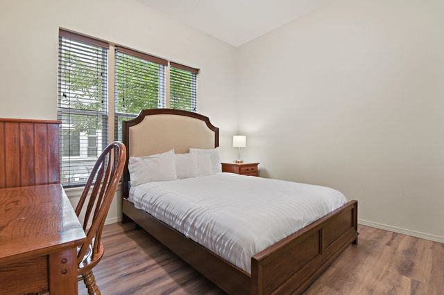 1702 W Dean Ave, Spokane, WA 99201