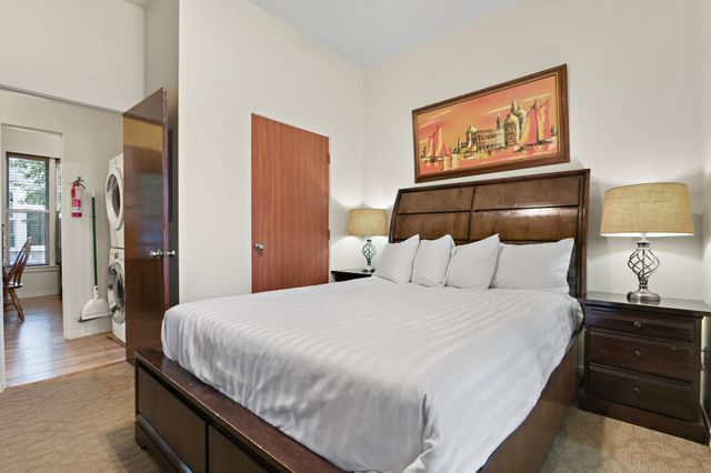 1702 W Dean Ave, Spokane, WA 99201