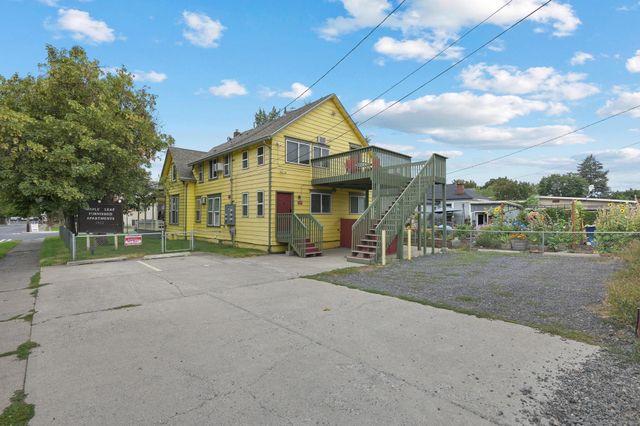 1702 W Dean Ave, Spokane, WA 99201