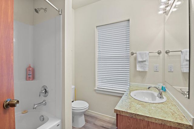 1702 W Dean Ave, Spokane, WA 99201