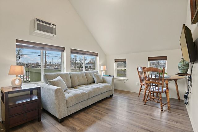 1702 W Dean Ave, Spokane, WA 99201