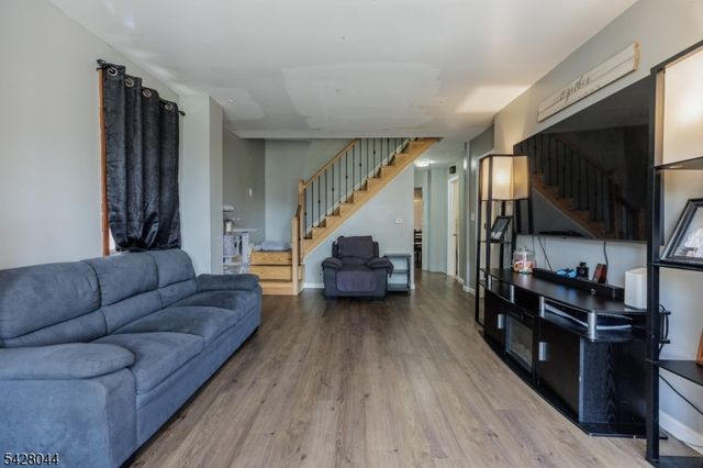 627 Van Buren Ave, Linden City, NJ 07036