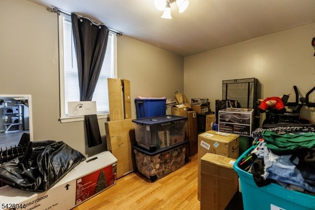 627 Van Buren Ave, Linden City, NJ 07036
