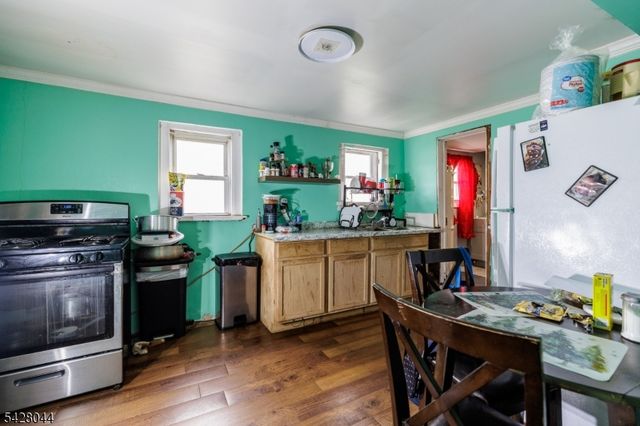 627 Van Buren Ave, Linden City, NJ 07036