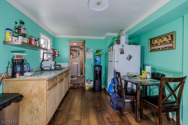 627 Van Buren Ave, Linden City, NJ 07036