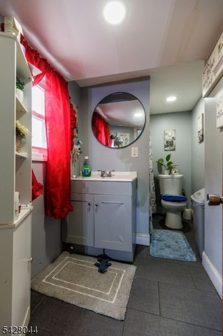 627 Van Buren Ave, Linden City, NJ 07036