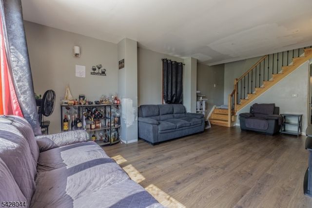 627 Van Buren Ave, Linden City, NJ 07036