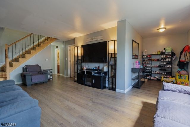 627 Van Buren Ave, Linden City, NJ 07036