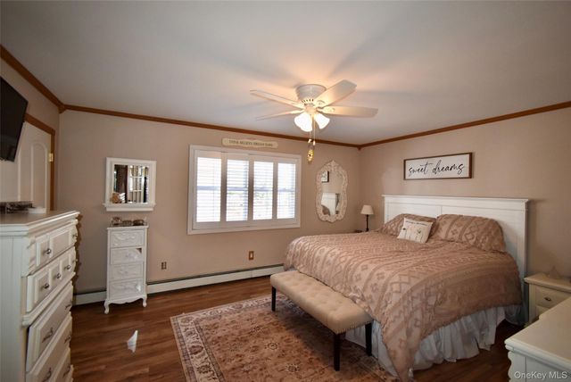 55 Willow Lane, Lindenhurst, NY 11757