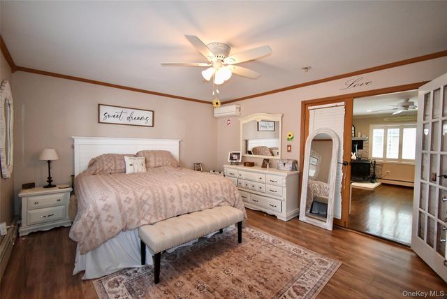 55 Willow Lane, Lindenhurst, NY 11757