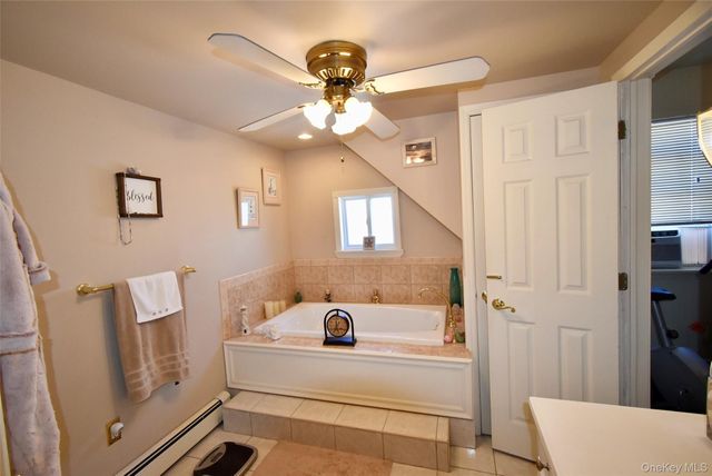 55 Willow Lane, Lindenhurst, NY 11757