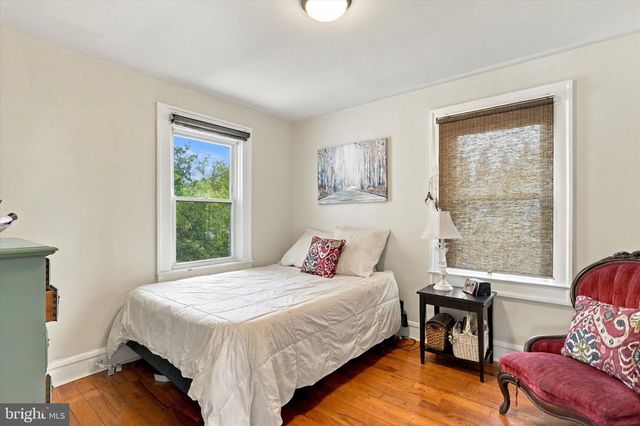 10 W TOWNSHIP LINE RD, Norristown, PA 19401
