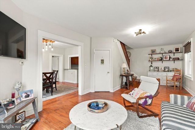 10 W TOWNSHIP LINE RD, Norristown, PA 19401