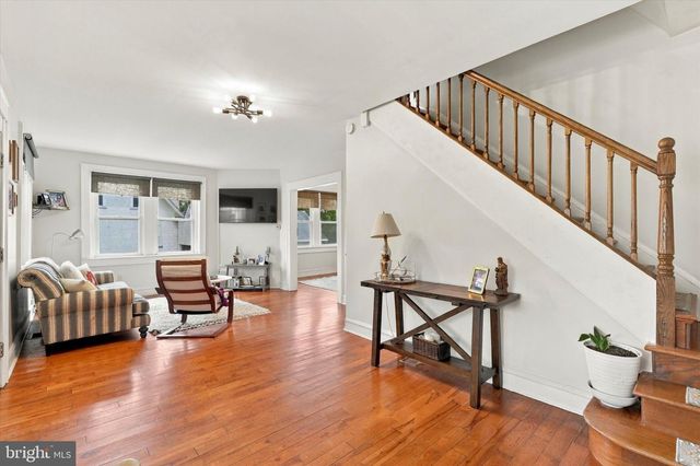 10 W TOWNSHIP LINE RD, Norristown, PA 19401