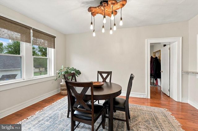 10 W TOWNSHIP LINE RD, Norristown, PA 19401