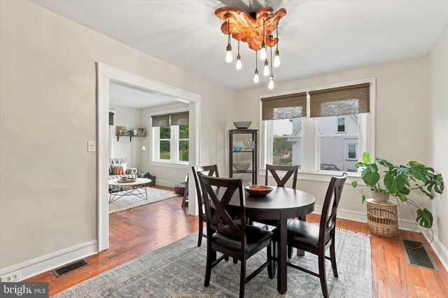 10 W TOWNSHIP LINE RD, Norristown, PA 19401