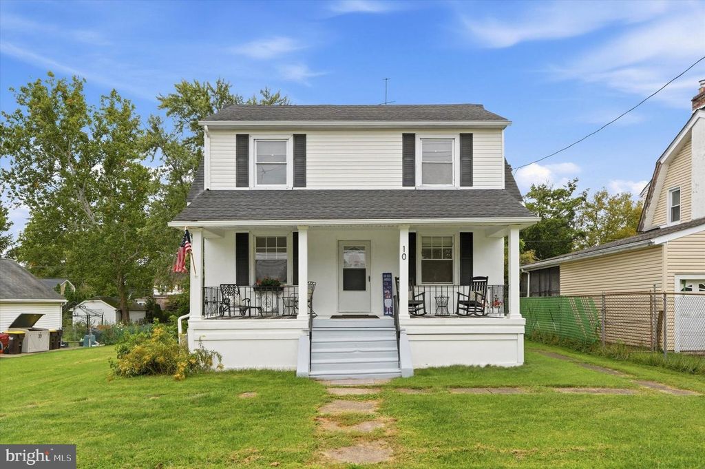 10 W TOWNSHIP LINE RD, NORRISTOWN, PA 19401 — exterior