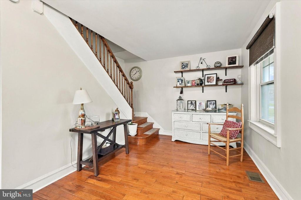 10 W TOWNSHIP LINE RD, NORRISTOWN, PA 19401 — photo 5