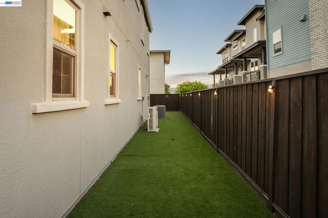 6017 Basaltina Pl, Dublin, CA 94568