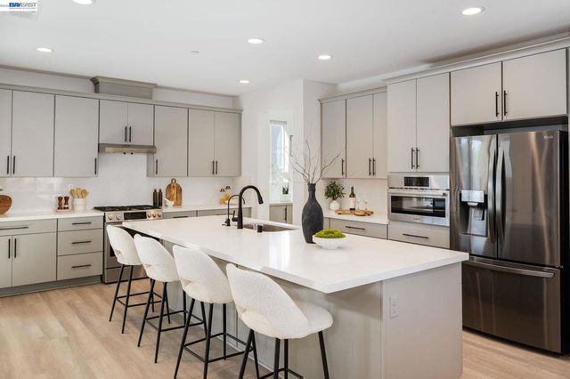 6017 Basaltina Pl, Dublin, CA 94568