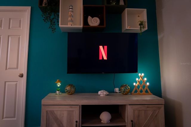 4327 17TH AVENUE S, St Petersburg, FL 33711