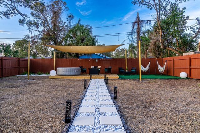 4327 17TH AVENUE S, St Petersburg, FL 33711