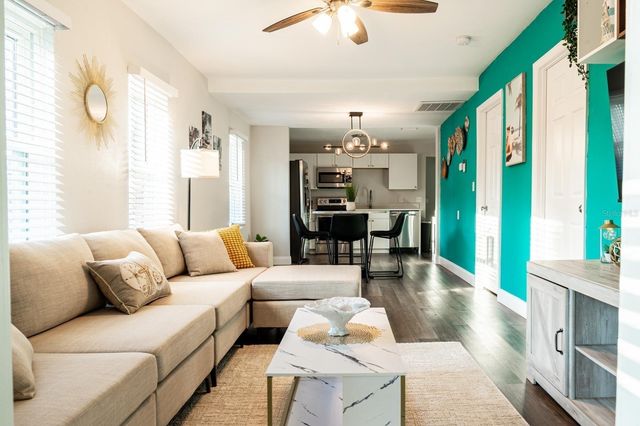 4327 17TH AVENUE S, St Petersburg, FL 33711