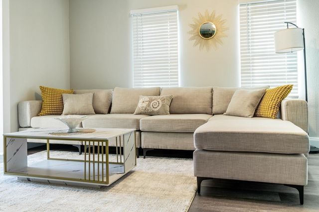 4327 17TH AVENUE S, St Petersburg, FL 33711