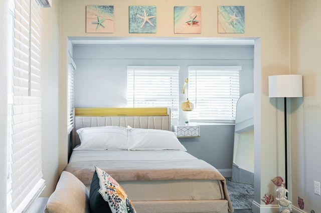 4327 17TH AVENUE S, St Petersburg, FL 33711