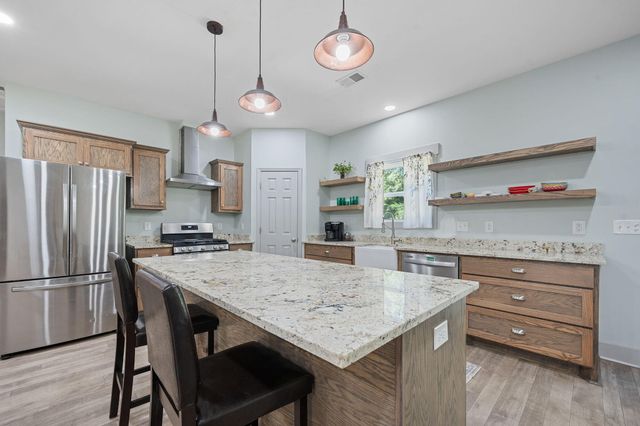 818 Frasier Lane, Pineville, SC 29468