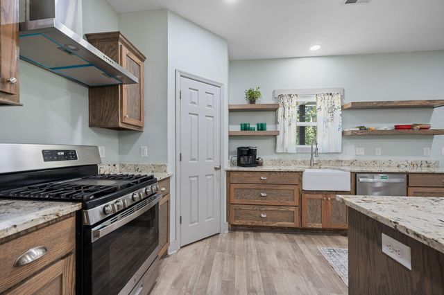 818 Frasier Lane, Pineville, SC 29468