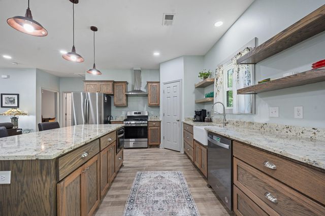 818 Frasier Lane, Pineville, SC 29468