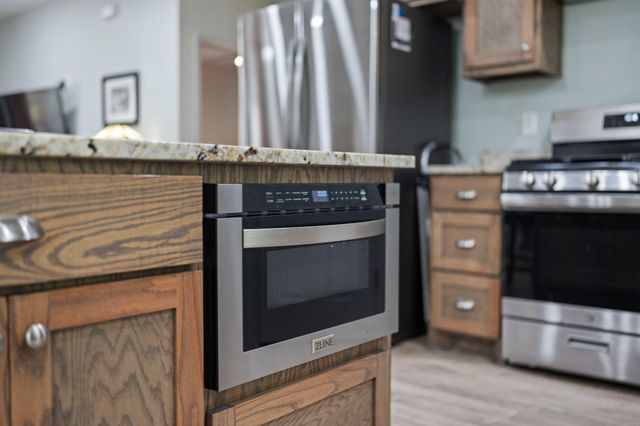 818 Frasier Lane, Pineville, SC 29468