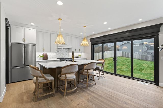 5319 Glenwood Avenue, Golden Valley, MN 55422