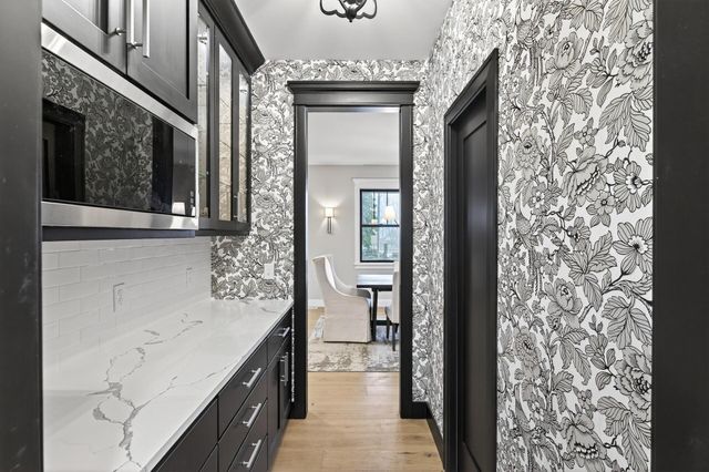 5319 Glenwood Avenue, Golden Valley, MN 55422