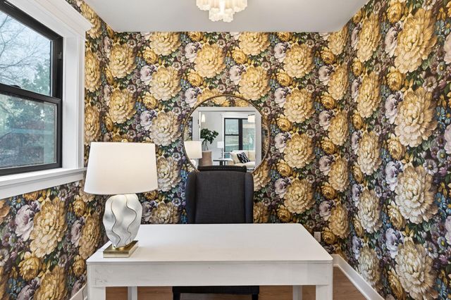 5319 Glenwood Avenue, Golden Valley, MN 55422