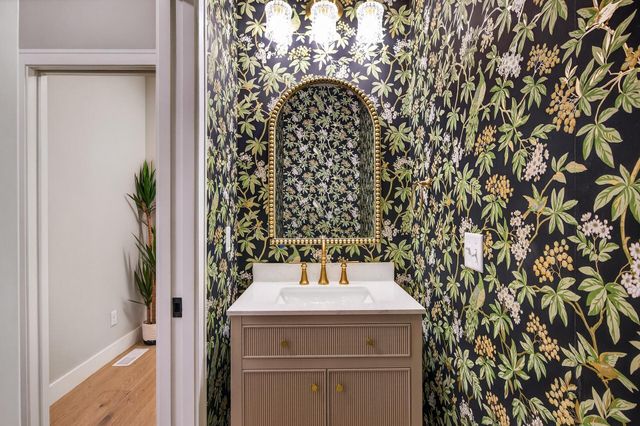 5319 Glenwood Avenue, Golden Valley, MN 55422