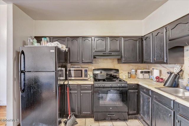 99 Lark Street, Albany, NY 12210