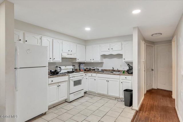 99 Lark Street, Albany, NY 12210