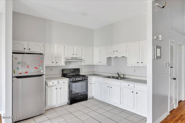 99 Lark Street, Albany, NY 12210