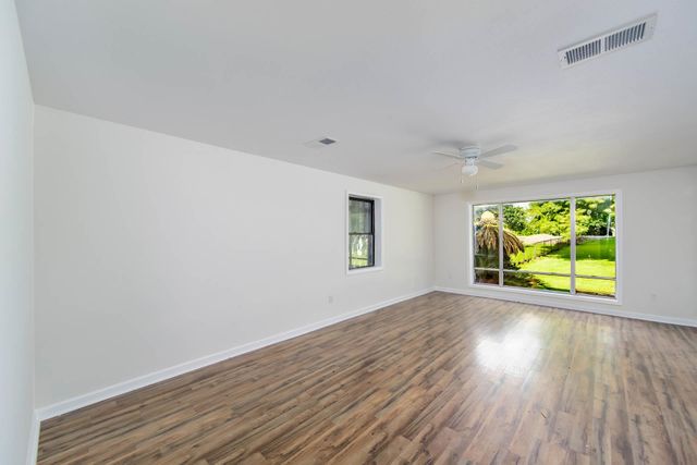 102 E 42nd St, Cut Off, LA 70345