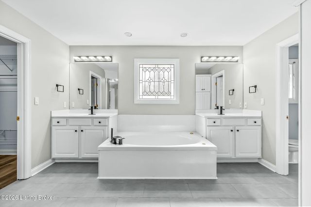 16802 Polo Fields Ln, Louisville, KY 40245