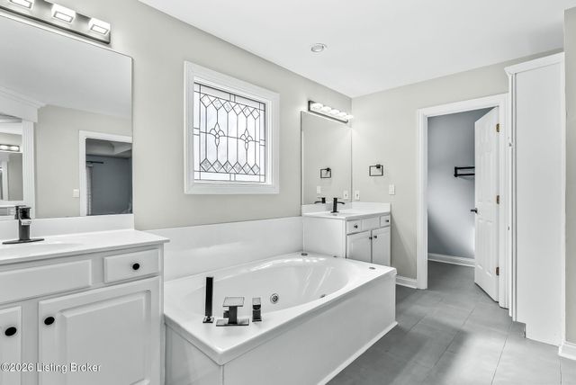 16802 Polo Fields Ln, Louisville, KY 40245