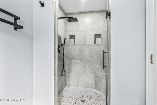 16802 Polo Fields Ln, Louisville, KY 40245