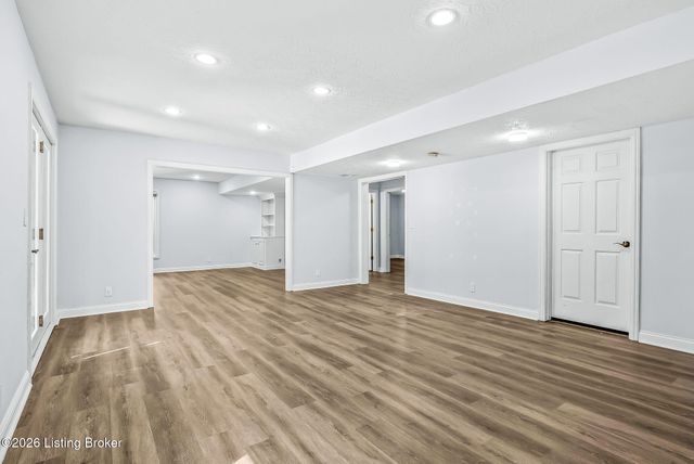 16802 Polo Fields Ln, Louisville, KY 40245