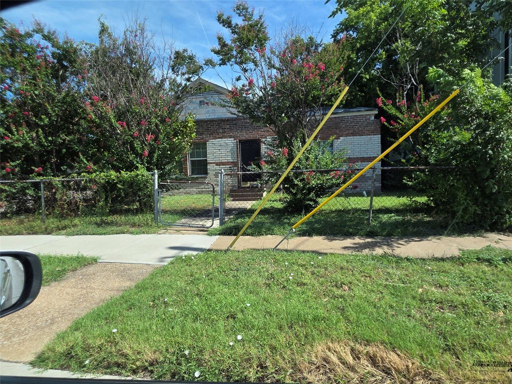 937 W 12th Street, Dallas, TX 75208