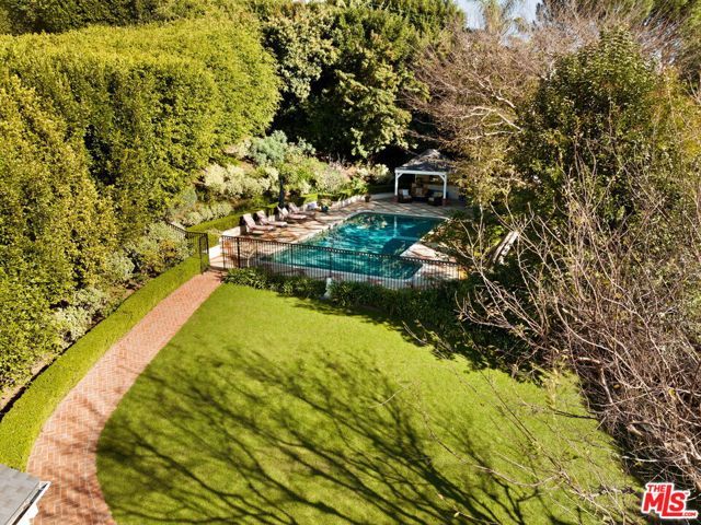 1240 N Wetherly Drive, Los Angeles, CA 90069