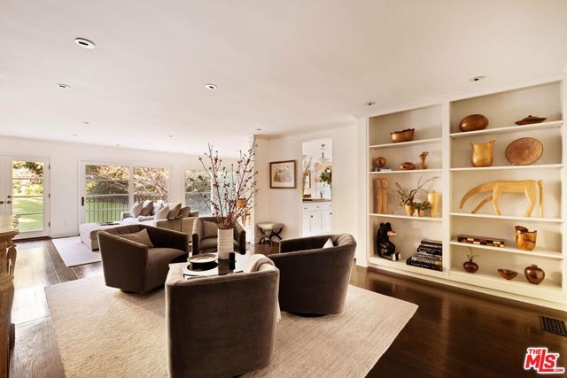 1240 N Wetherly Drive, Los Angeles, CA 90069