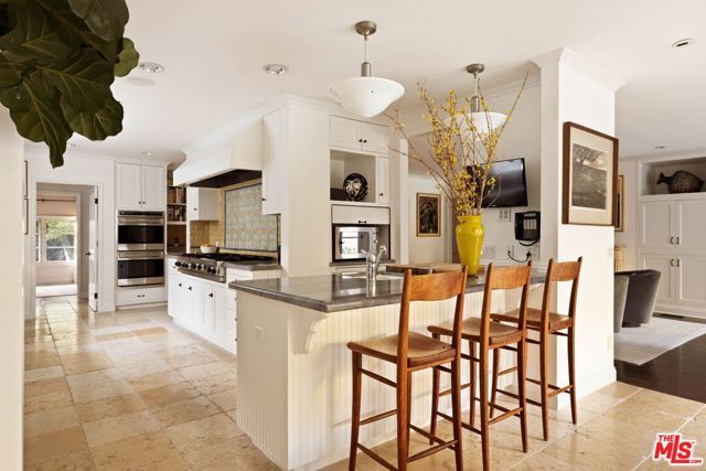 1240 N Wetherly Drive, Los Angeles, CA 90069